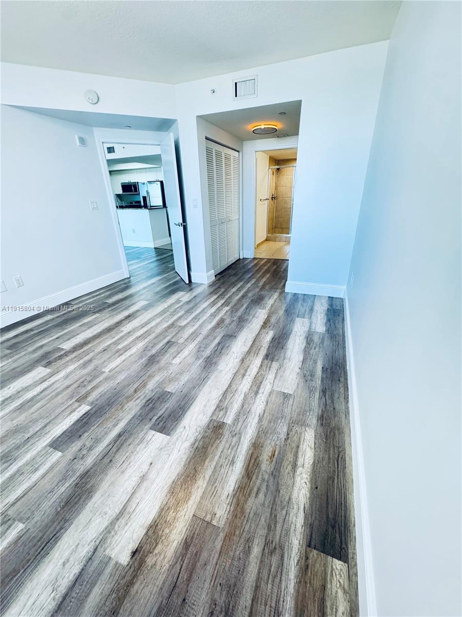 TURNBERRY ON THE GREEN CO - Residential