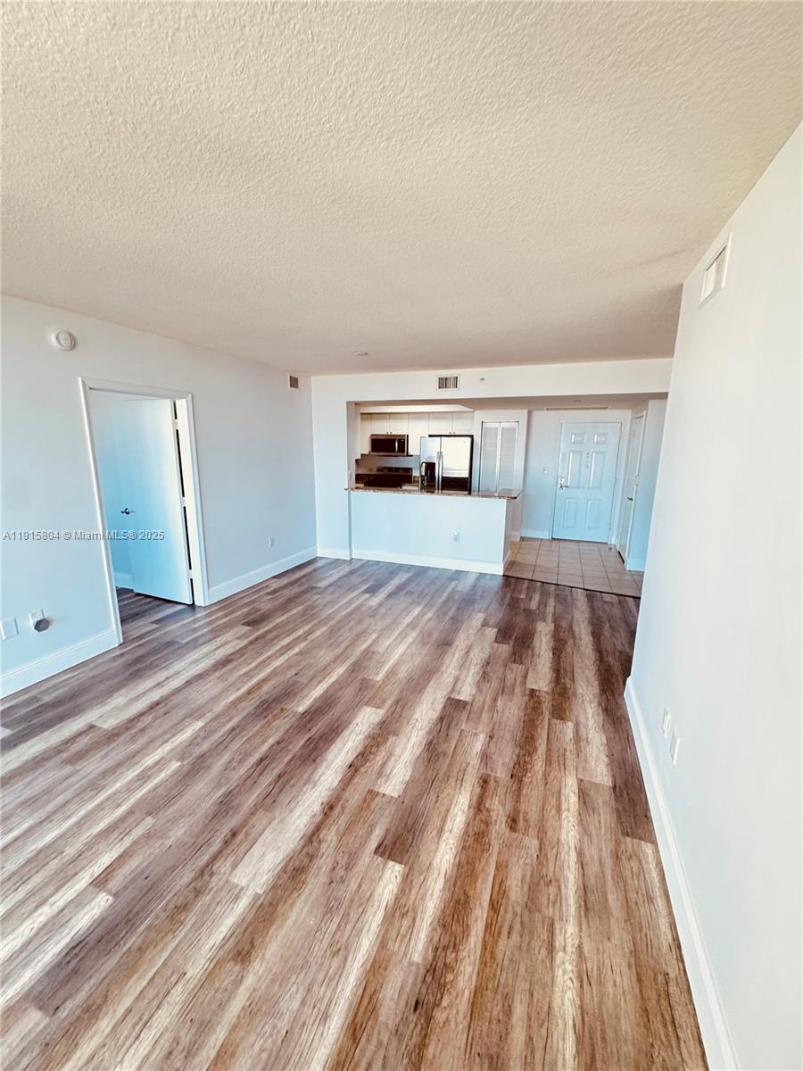 TURNBERRY ON THE GREEN CO - Residential