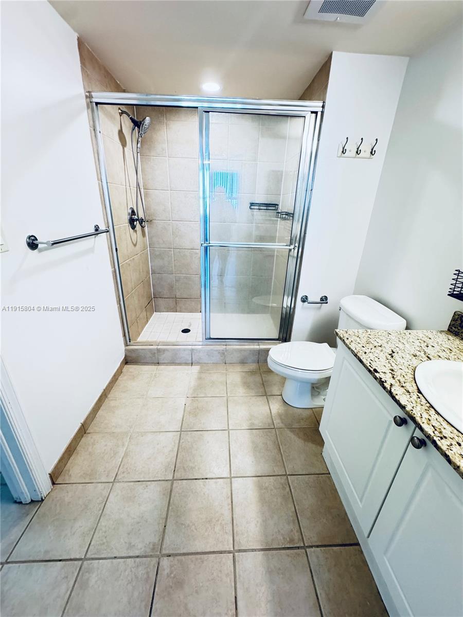 TURNBERRY ON THE GREEN CO - Residential