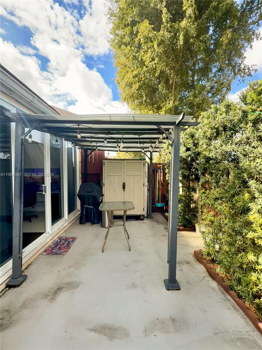 KENDALL WALK - Residential Lease