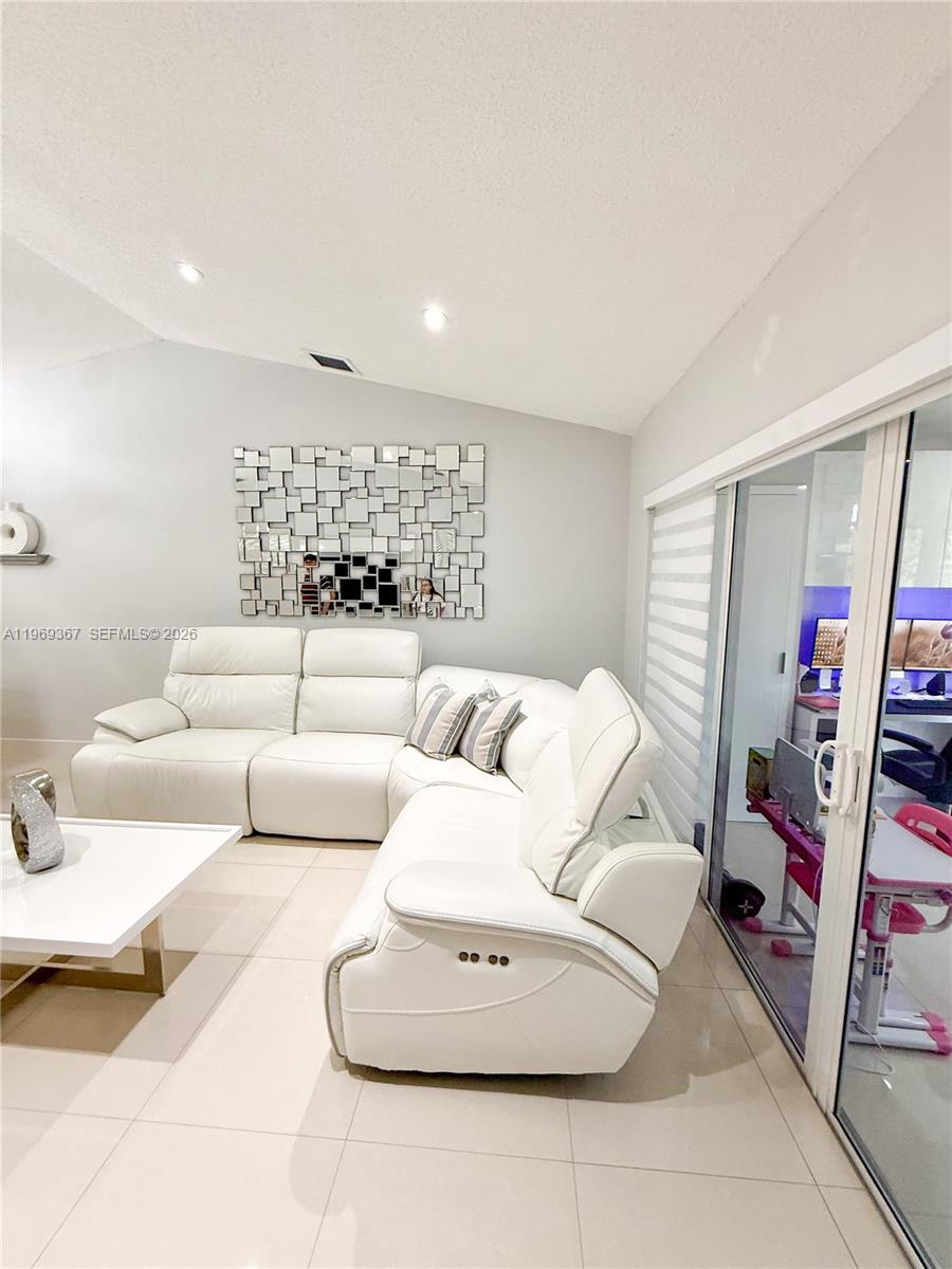 KENDALL WALK - Residential Lease