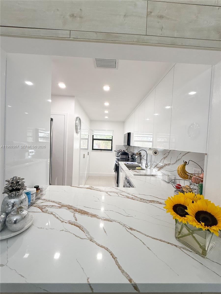 KENDALL WALK - Residential Lease