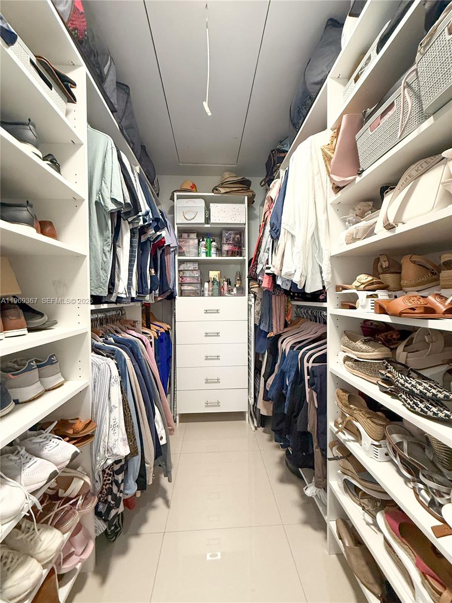 KENDALL WALK - Residential Lease