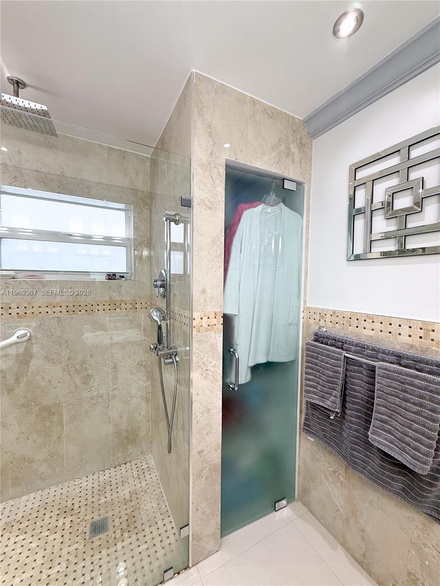 KENDALL WALK - Residential Lease