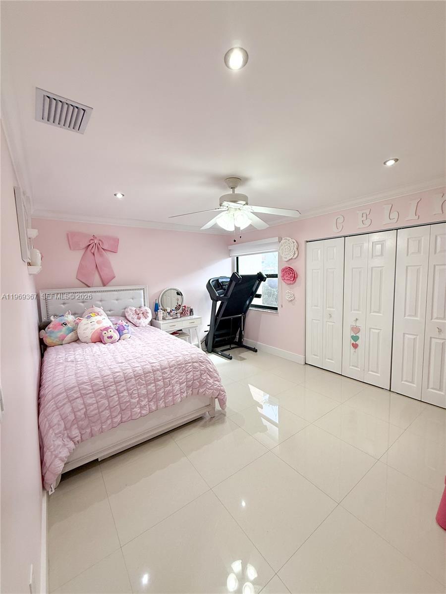 KENDALL WALK - Residential Lease