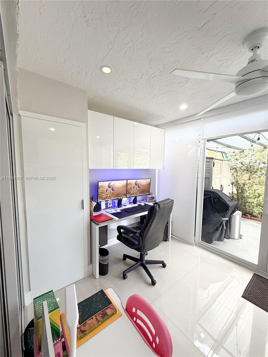 KENDALL WALK - Residential Lease