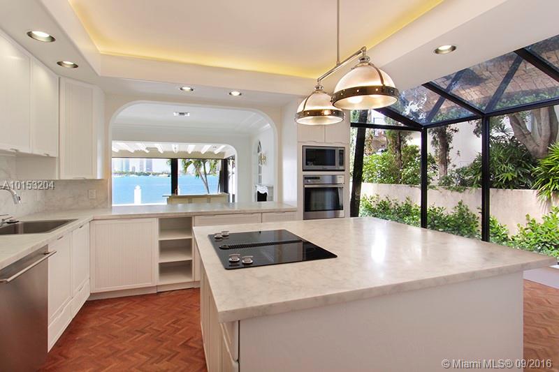 San Marino Island - Residential