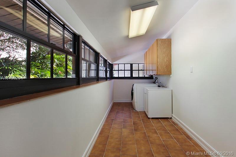 San Marino Island - Residential