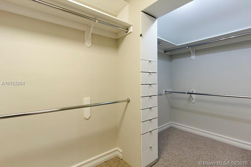 San Marino Island - Residential