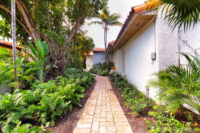 San Marino Island - Residential