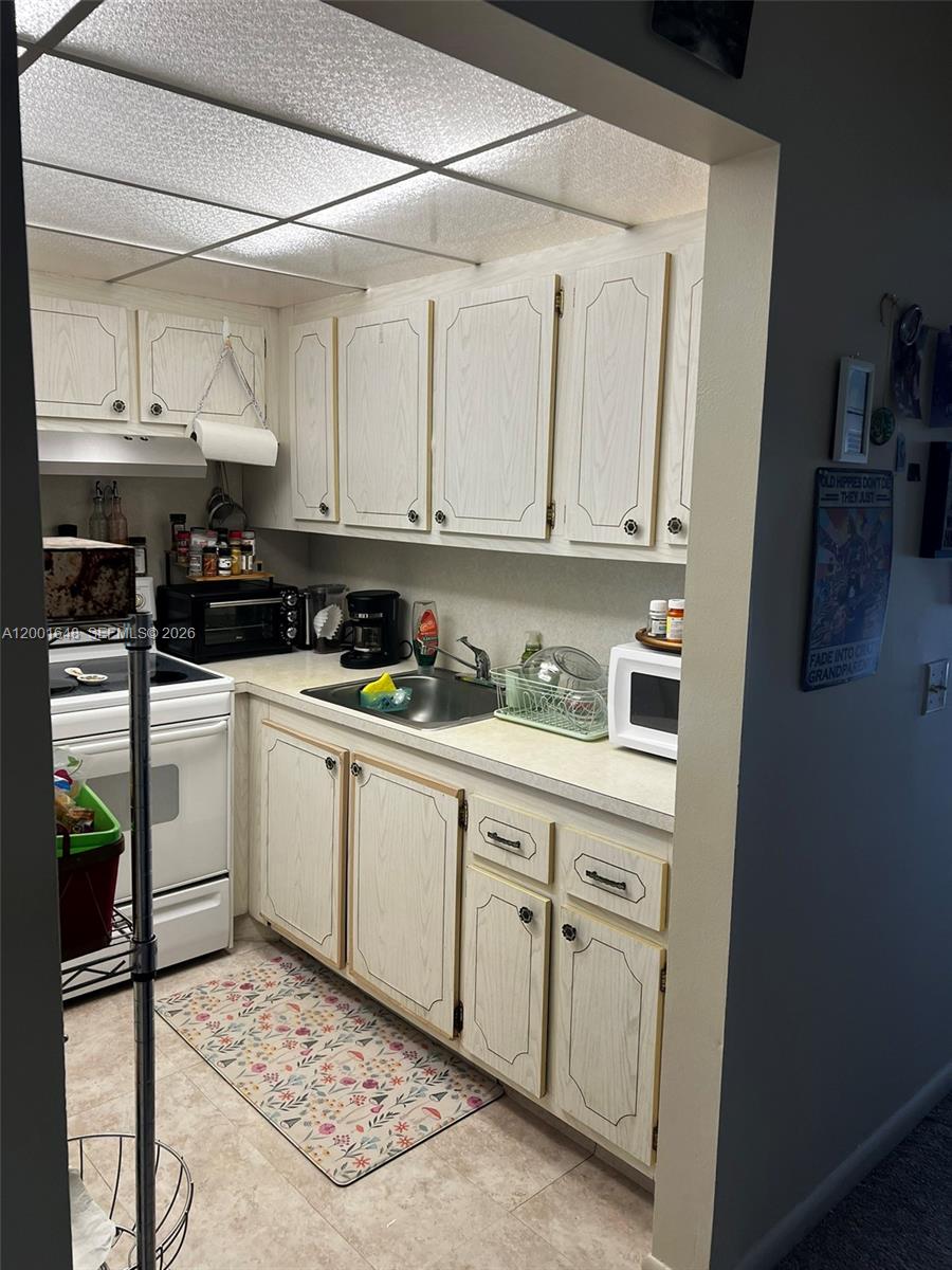 MANSFIELD AT CENTURY VILL - Residential