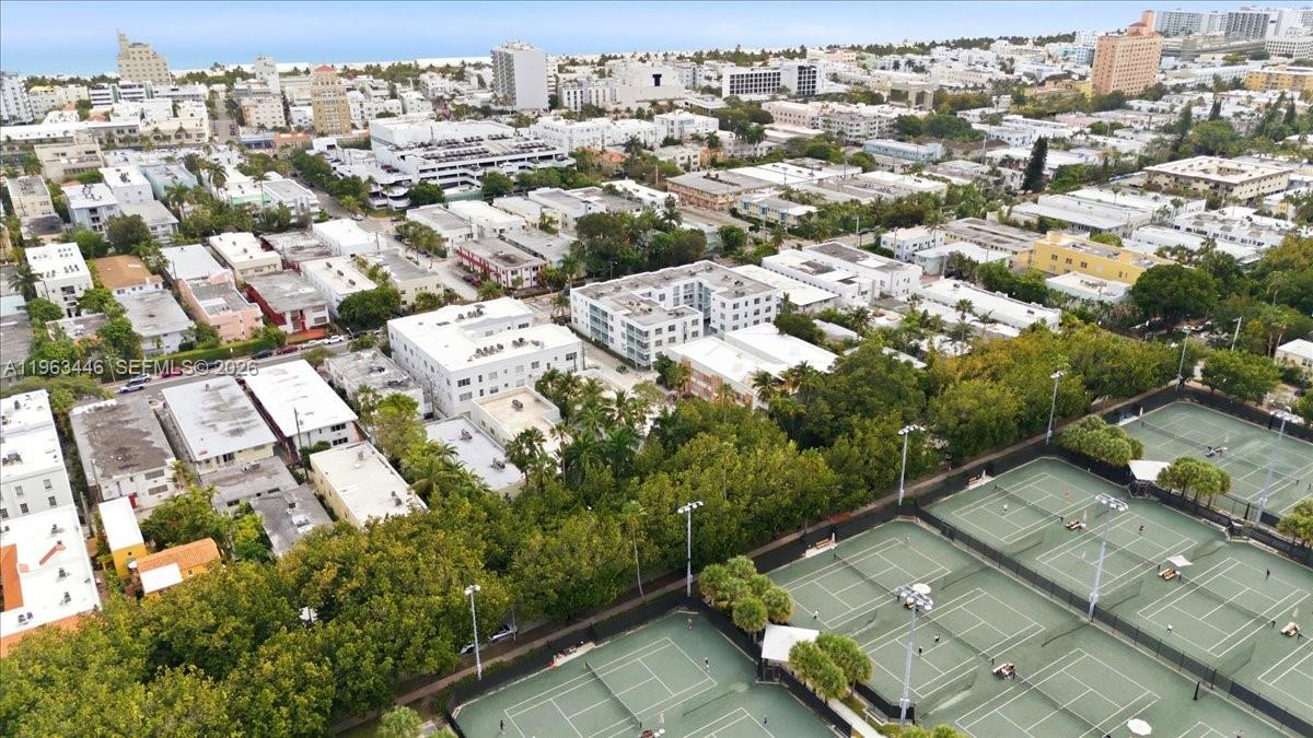 PARK CORNER CONDO - Residential