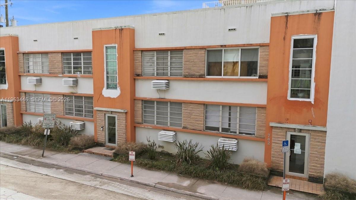 PARK CORNER CONDO - Residential