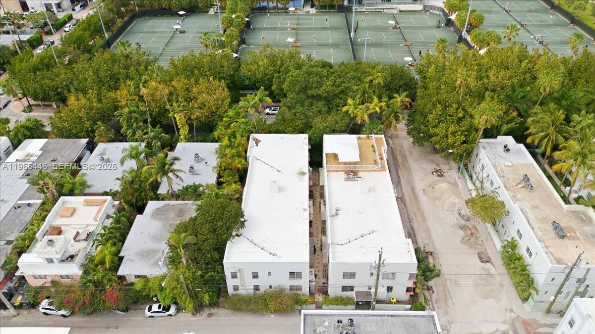 PARK CORNER CONDO - Residential