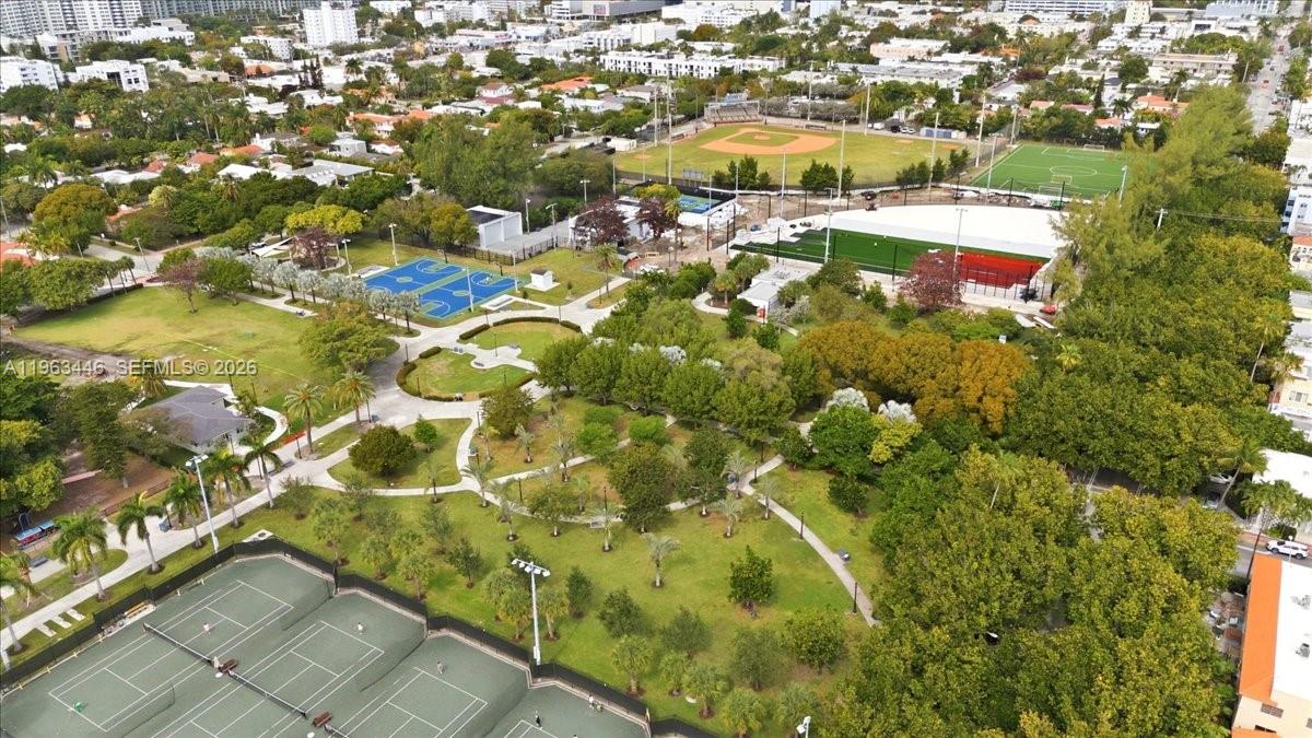 PARK CORNER CONDO - Residential