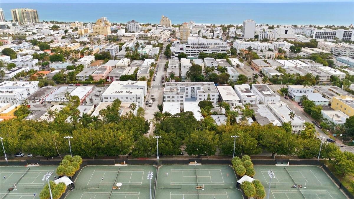 PARK CORNER CONDO - Residential