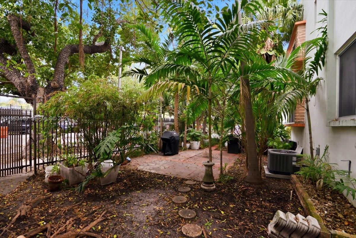 PARK CORNER CONDO - Residential