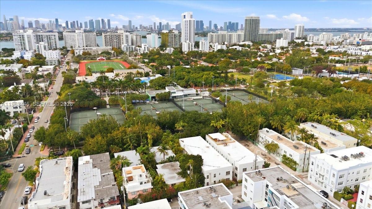 PARK CORNER CONDO - Residential