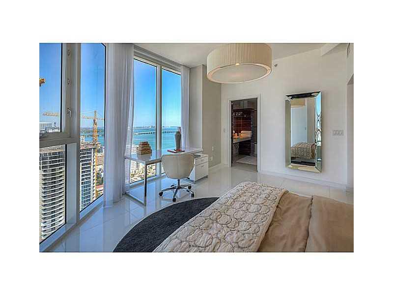 PARAMOUNT BAY - Residential Lease