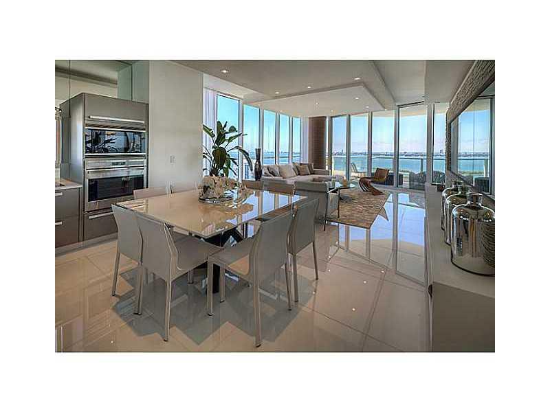 PARAMOUNT BAY - Residential Lease
