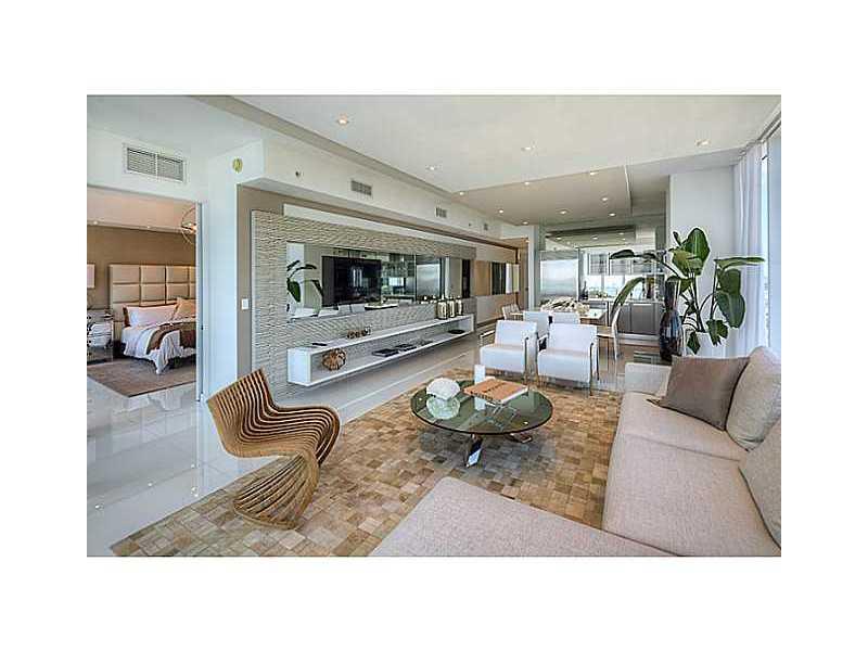 PARAMOUNT BAY - Residential Lease