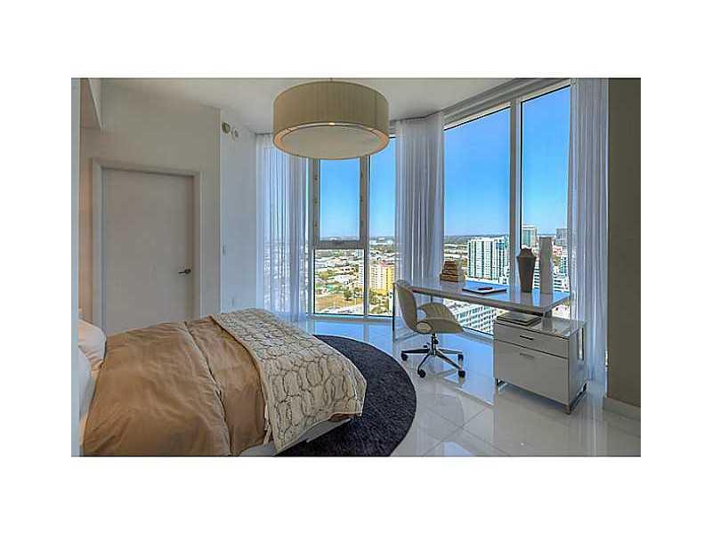 PARAMOUNT BAY - Residential Lease