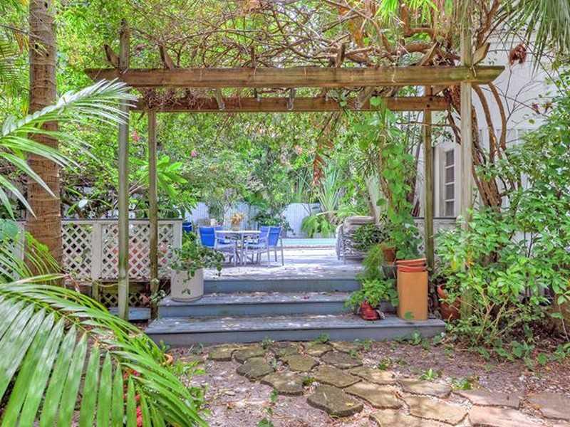 BELLE MEADE OF MIAMI SEC - Residential