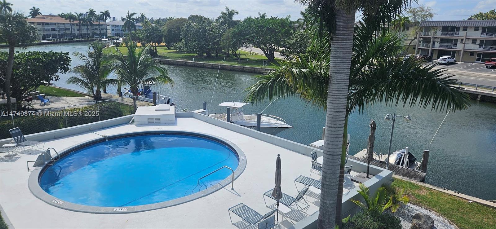 467 Golden Isles Dr 304, Hallandale Beach, Broward County, Florida - 1 Bedrooms  
1 Bathrooms - 
