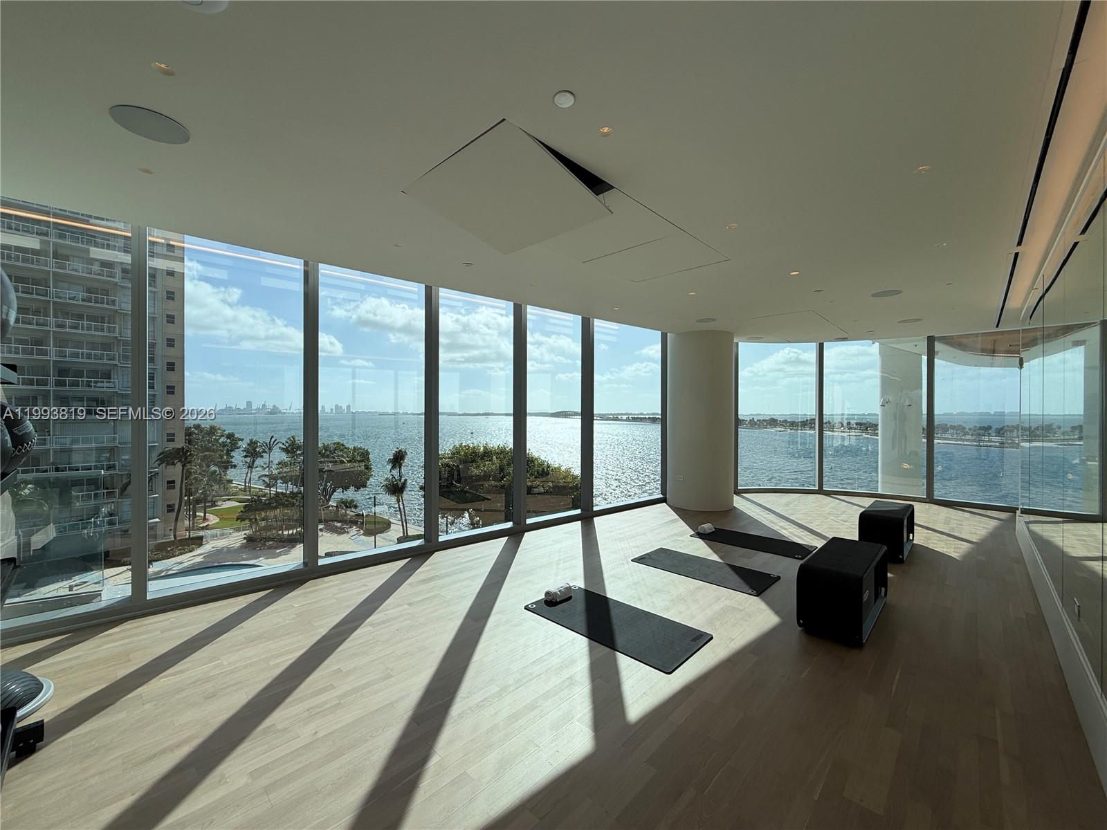 UNA Residences - Residential