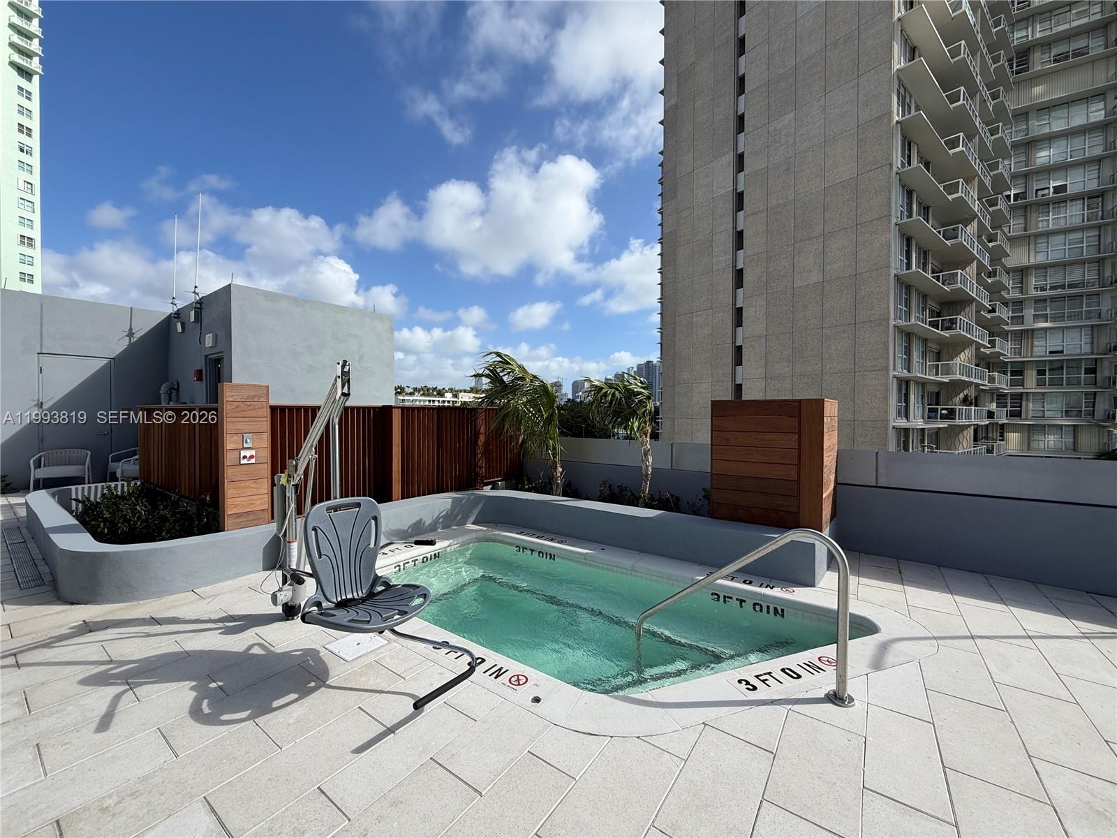 UNA Residences - Residential