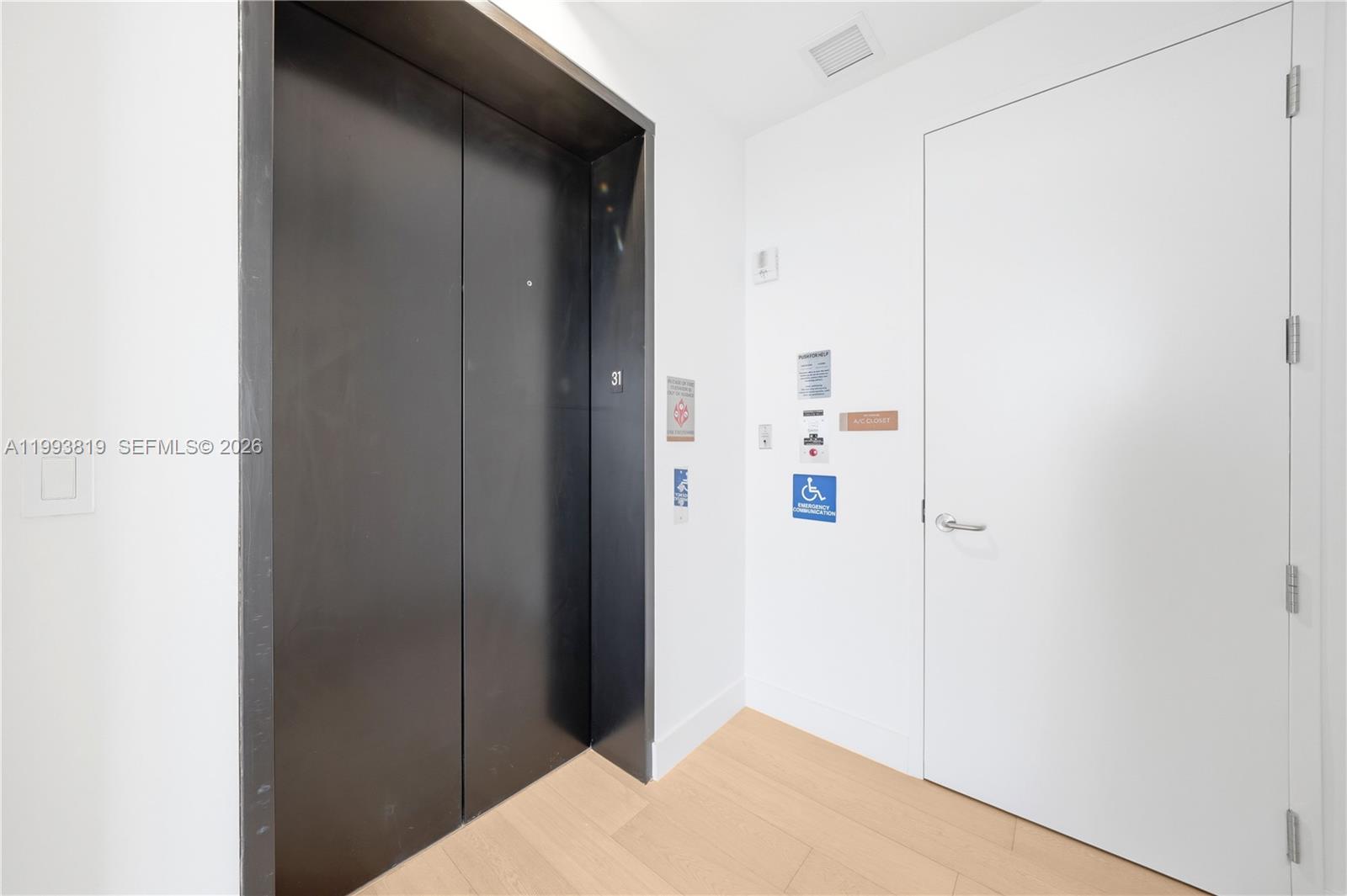 UNA Residences - Residential