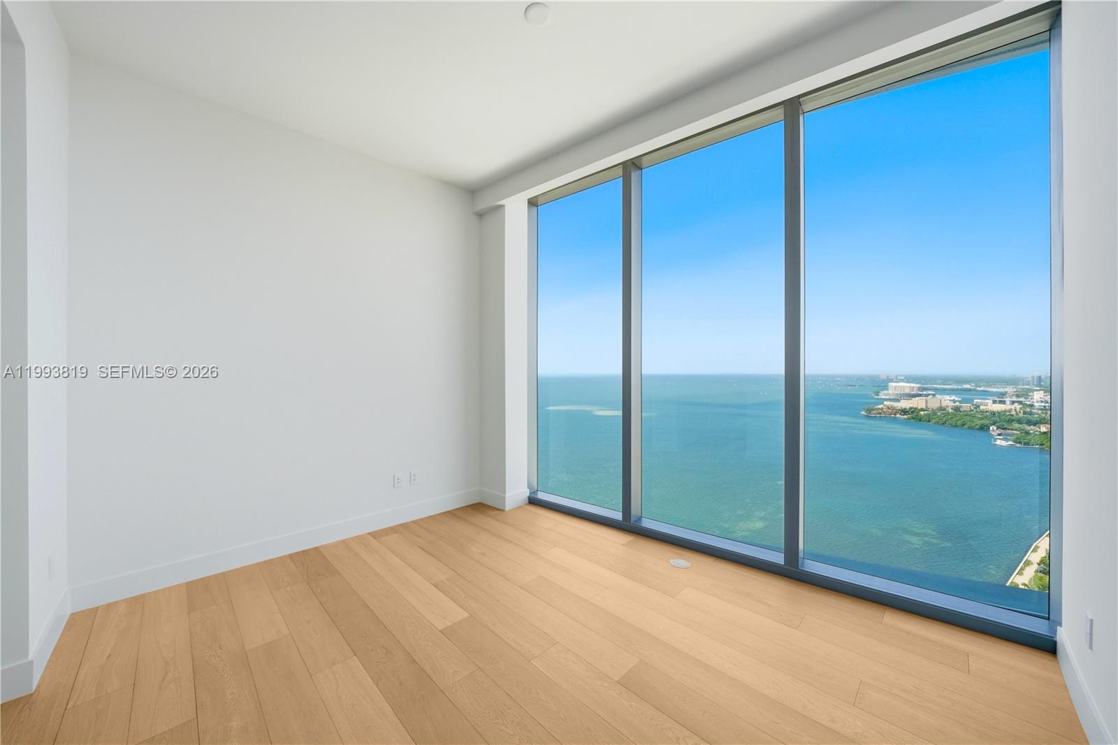 UNA Residences - Residential
