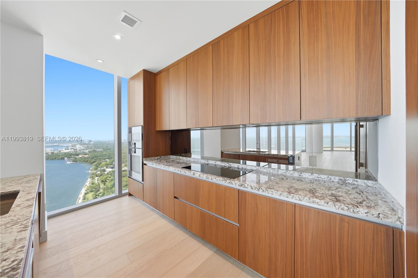 UNA Residences - Residential