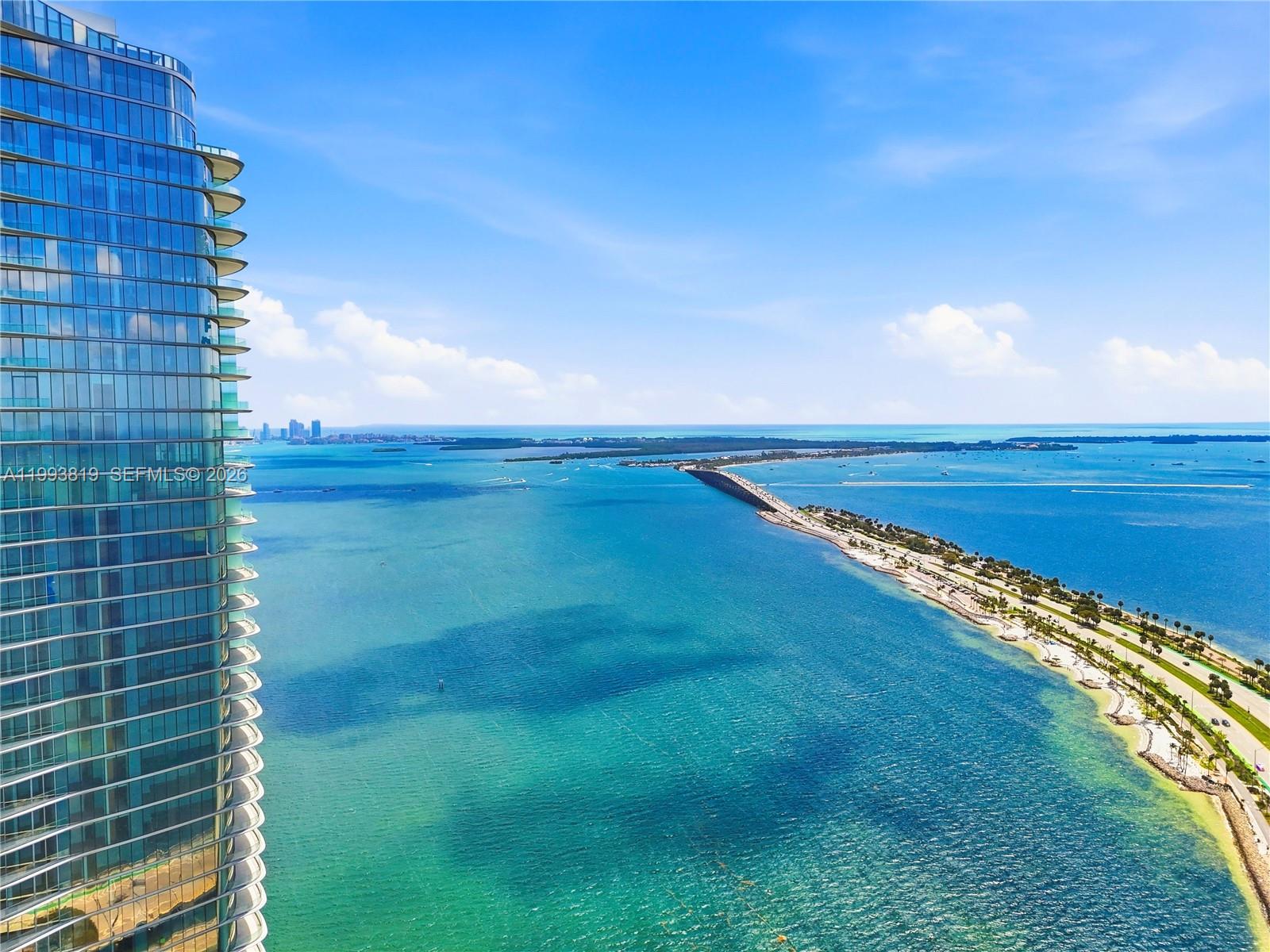 UNA Residences - Residential