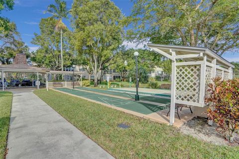 A home in Lauderdale Lakes