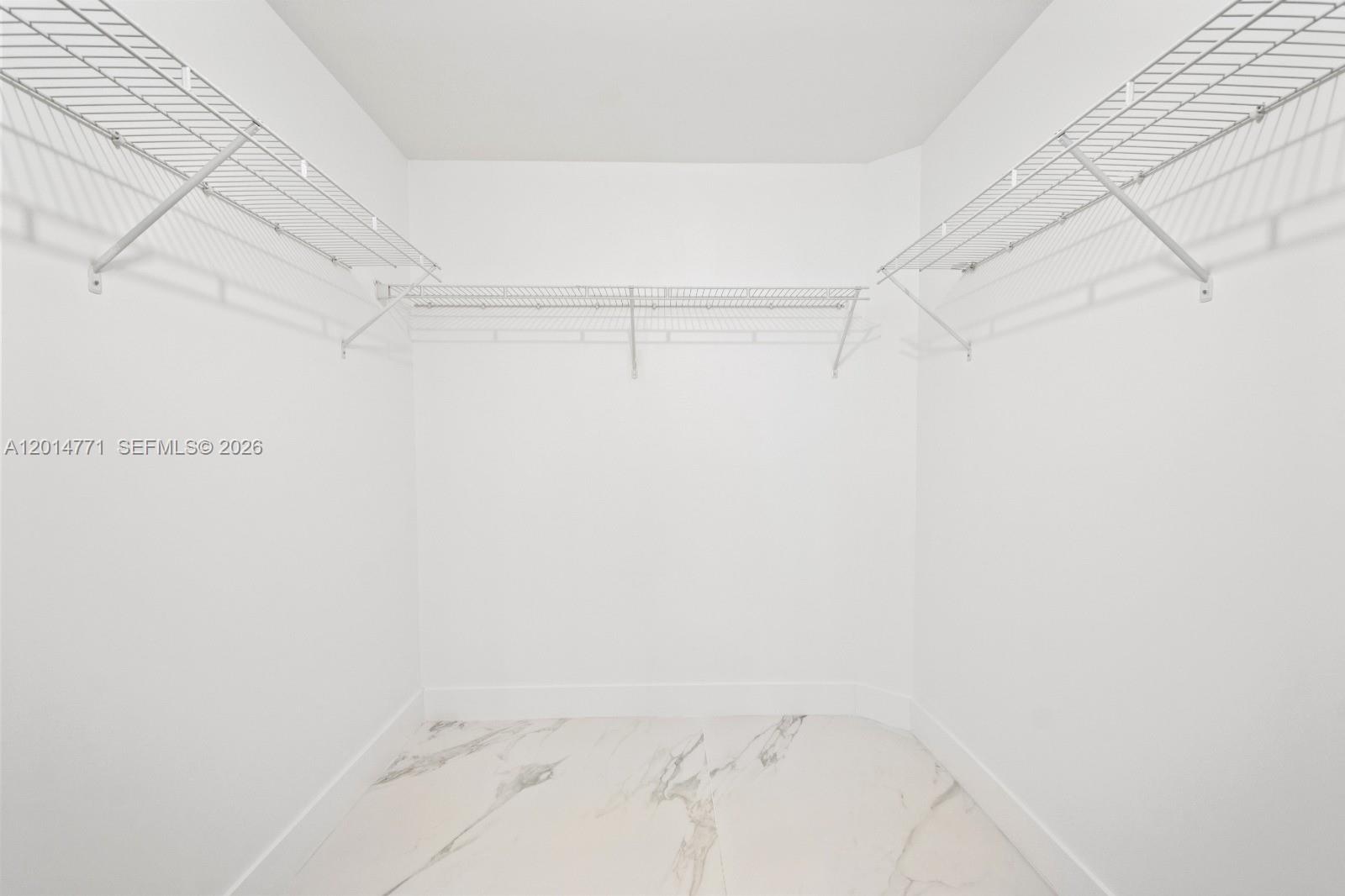 MET 1 CONDO - Residential Lease