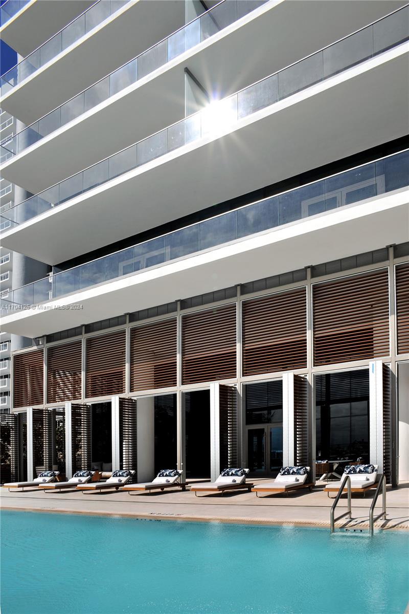 2000 Ocean - Residential