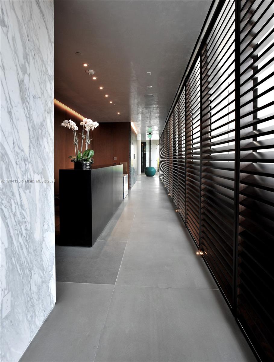 2000 Ocean - Residential