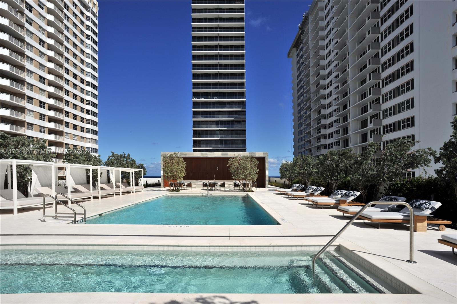 2000 Ocean - Residential