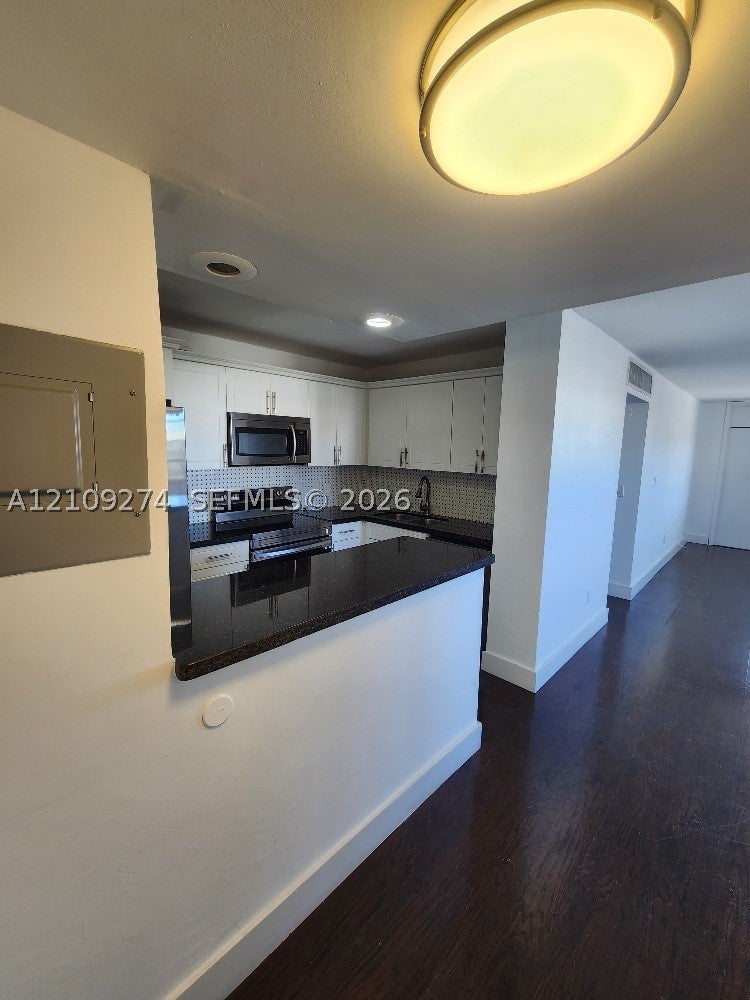 2016 Bay Dr 304