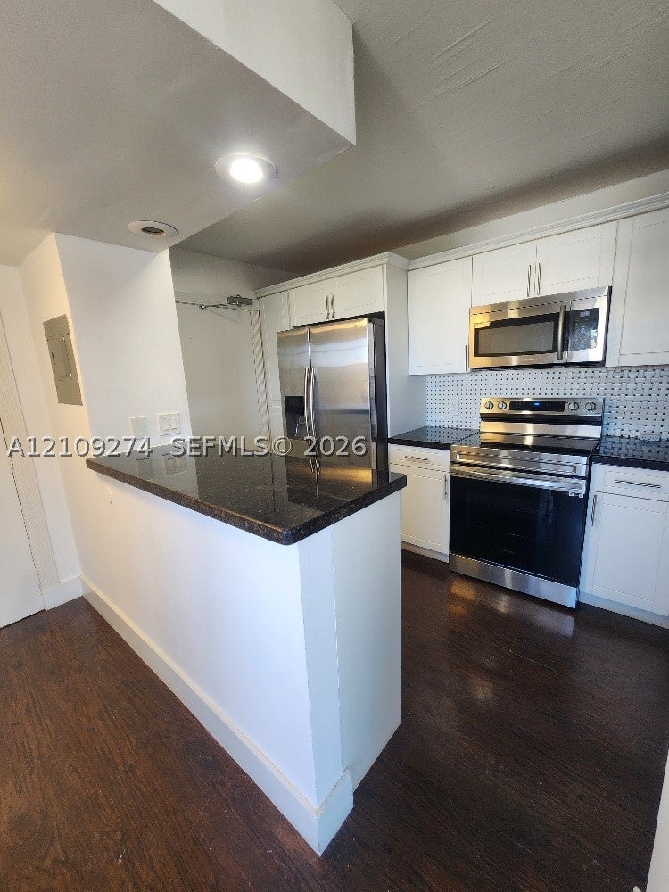 2016 Bay Dr 304
