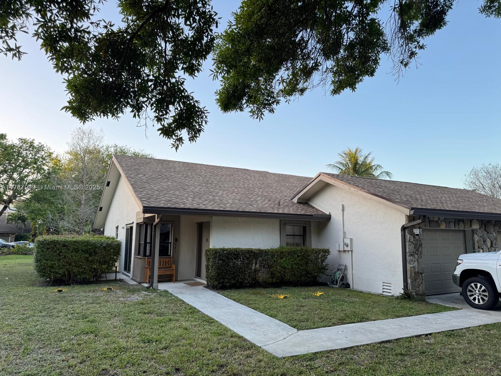 241 Nw 65th Ave, Plantation, Miami-Dade County, Florida - 2 Bedrooms  
2 Bathrooms - 