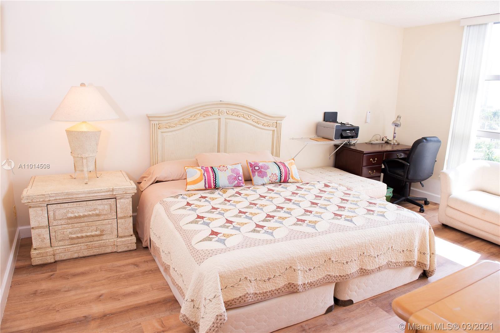 MYSTIC POINTE CONDO NO TW - Residential