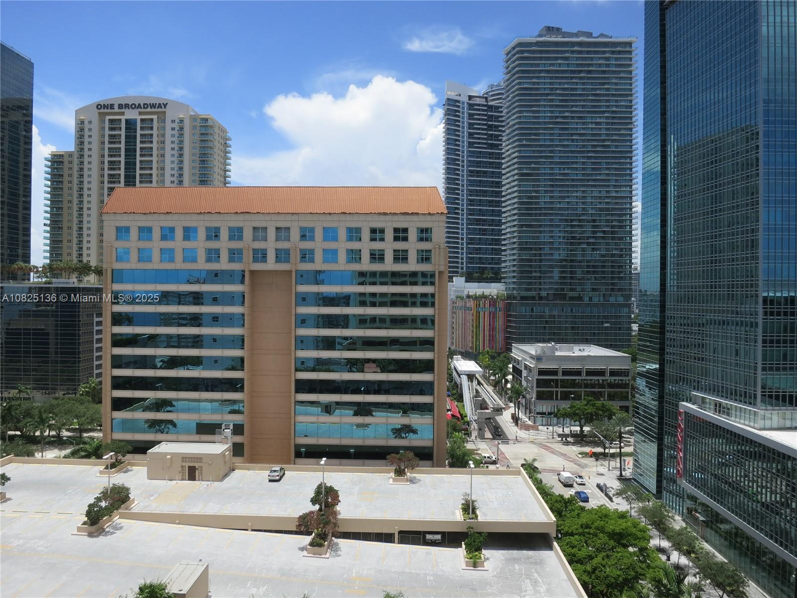 THE SAIL - Residential