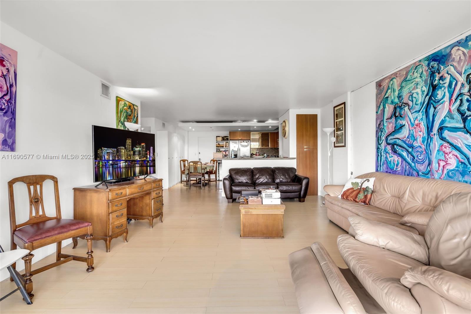 COMMODORE CLUB WEST CONDO - Residential