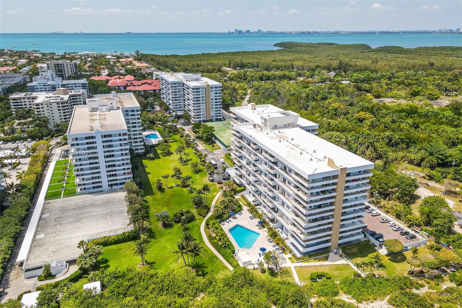 COMMODORE CLUB WEST CONDO - Residential