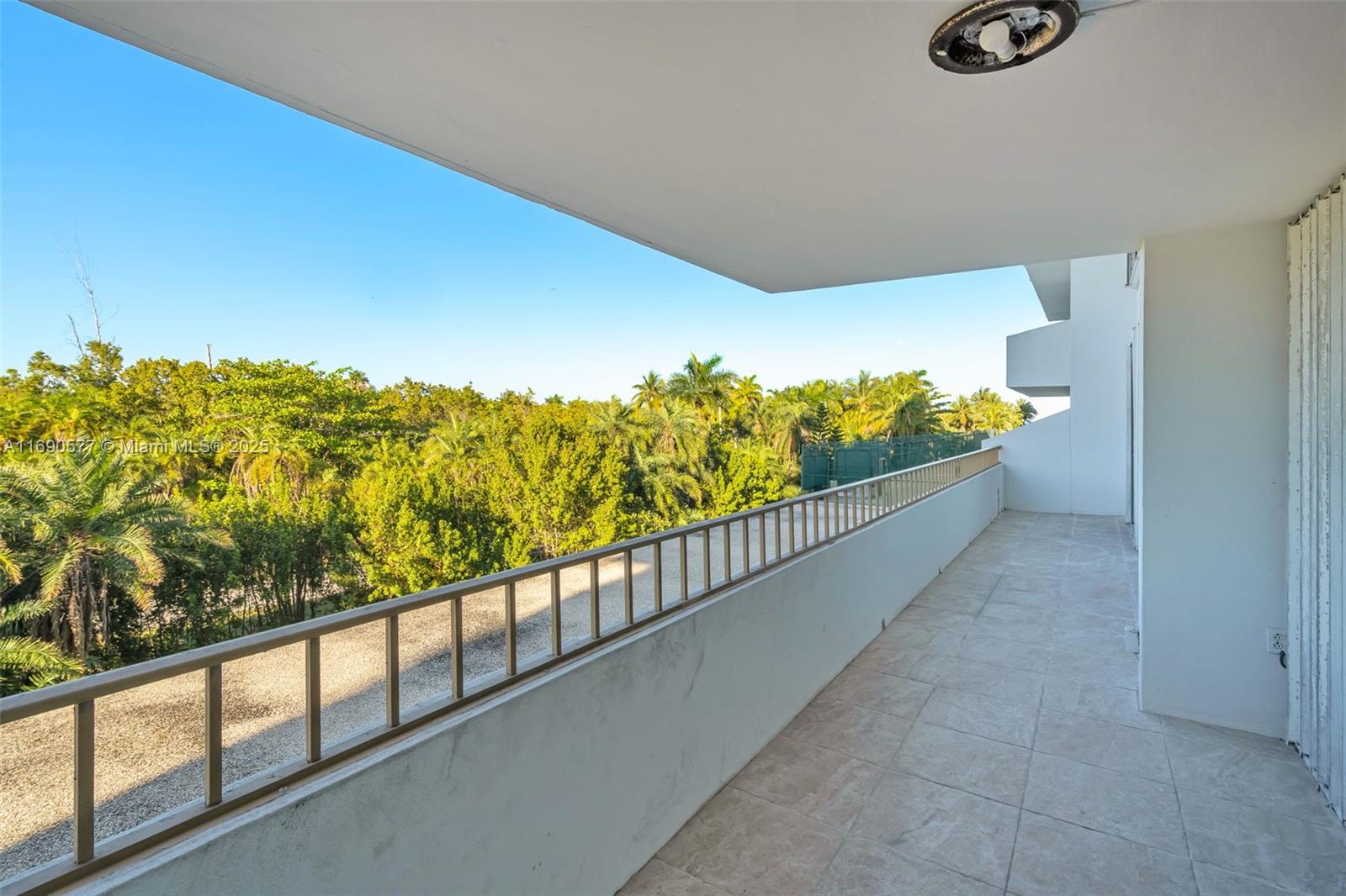 COMMODORE CLUB WEST CONDO - Residential