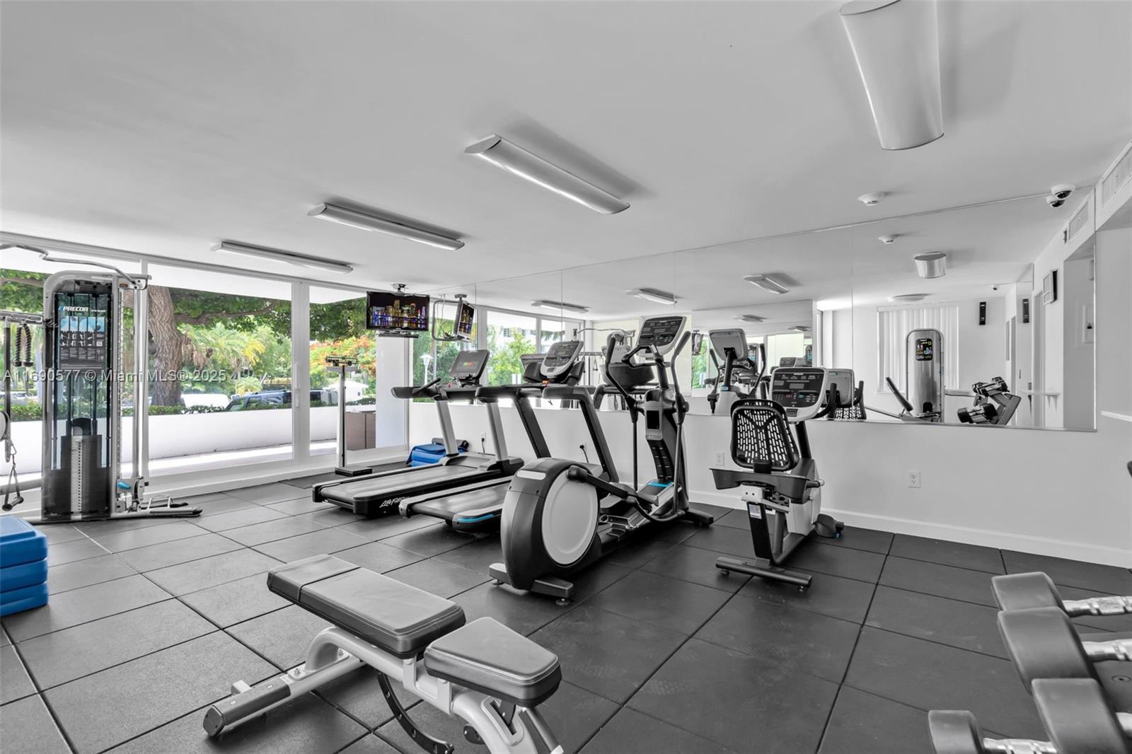 COMMODORE CLUB WEST CONDO - Residential