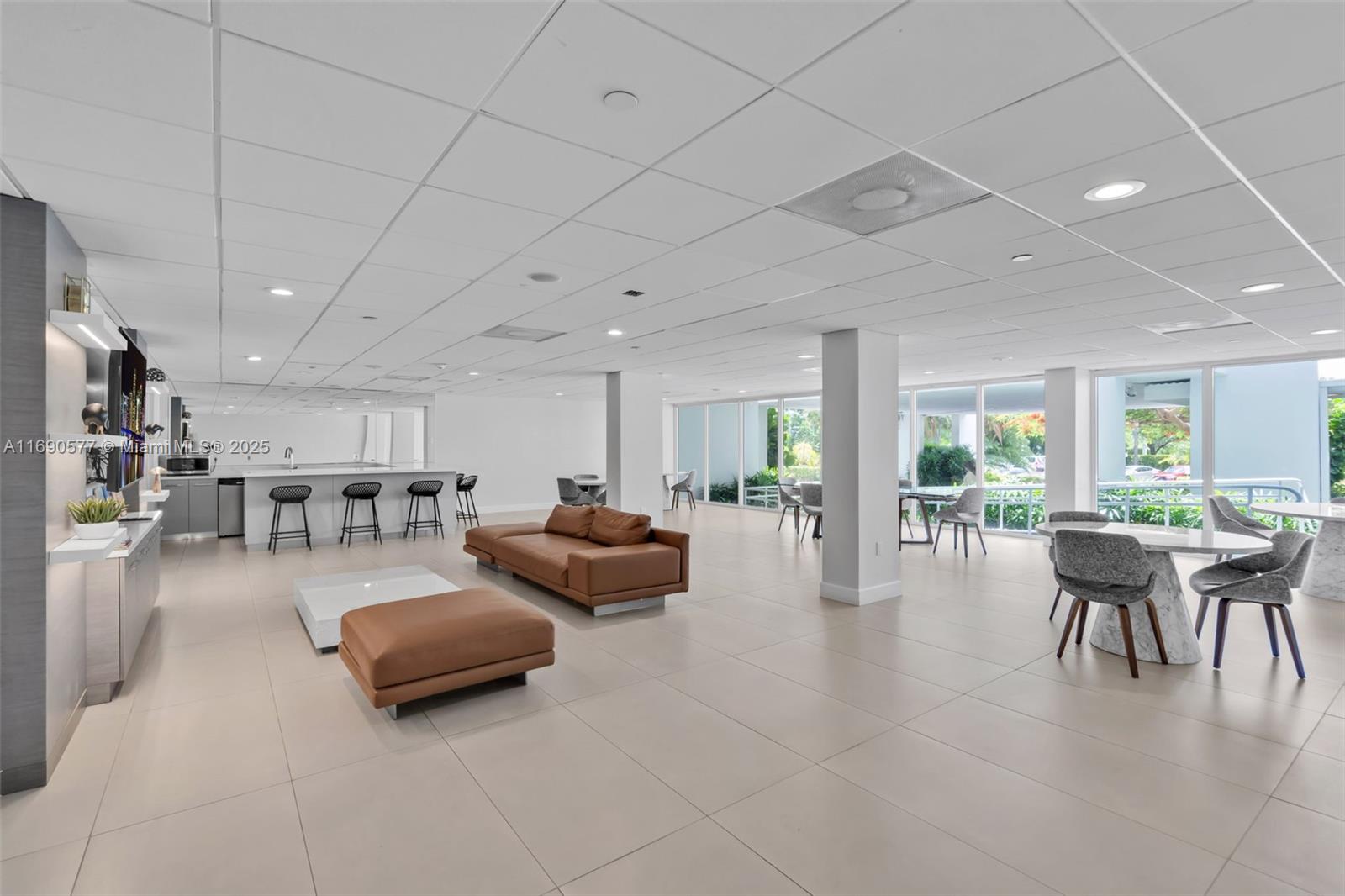 COMMODORE CLUB WEST CONDO - Residential