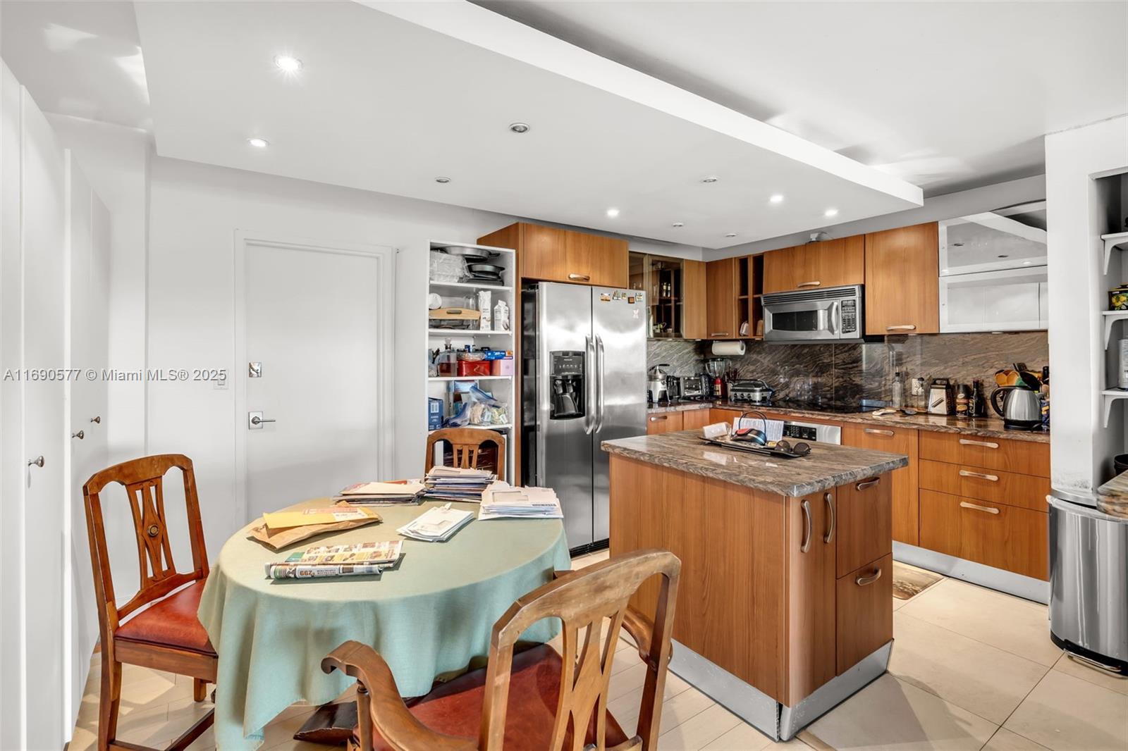 COMMODORE CLUB WEST CONDO - Residential